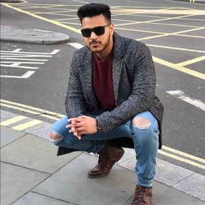 Meet your Posher, Haris